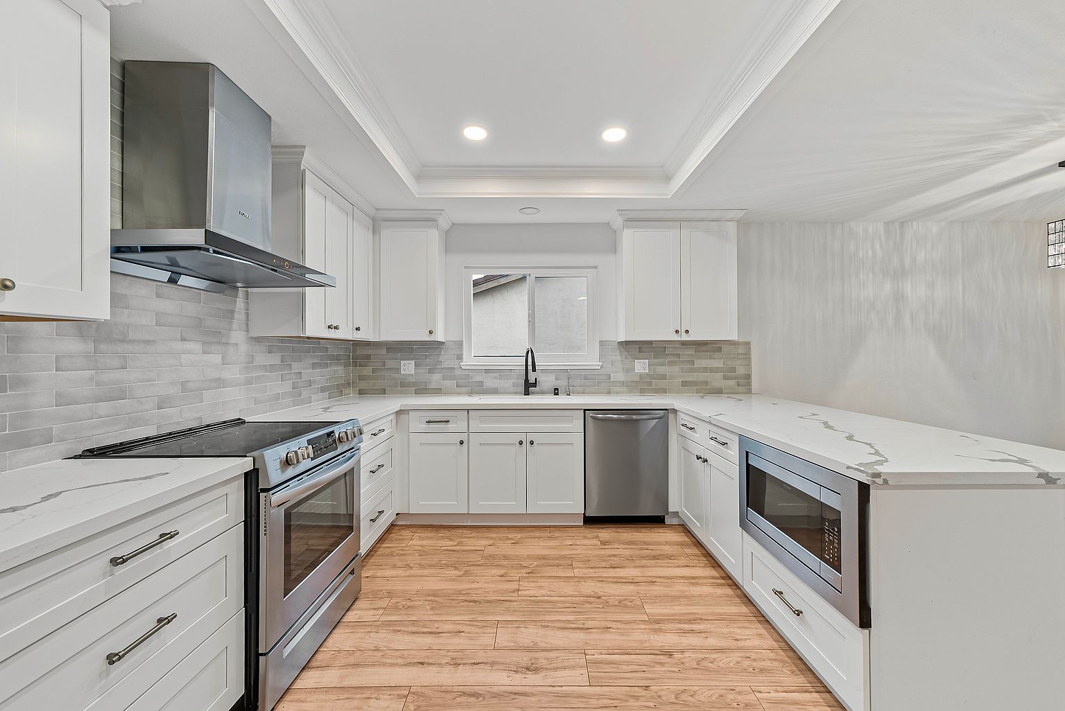 35787 Gissing Pl photo 2