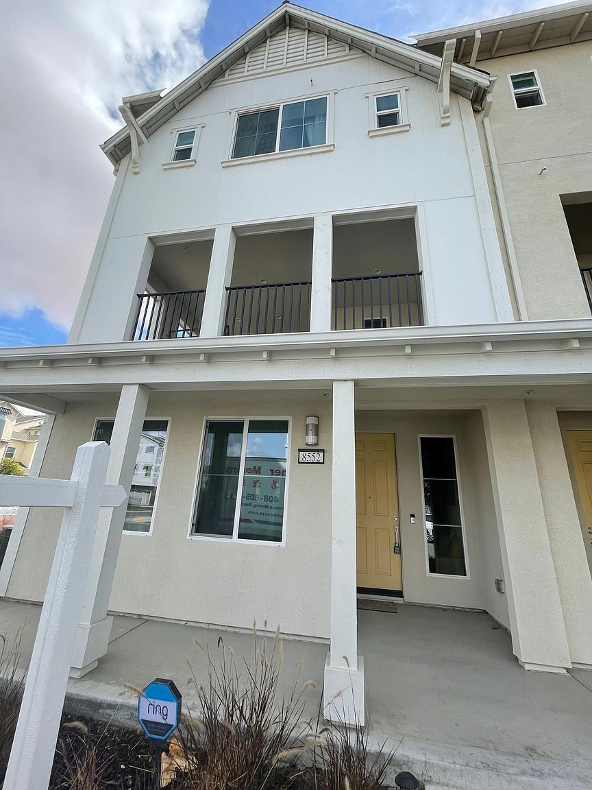 8558 Seawind Way photo 3