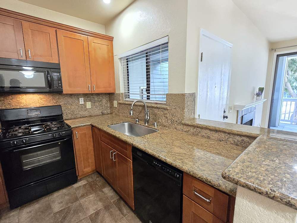 3402 Pinewood Ter photo 3