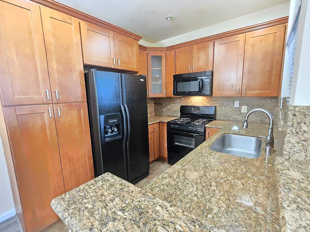 3402 Pinewood Ter photo 4