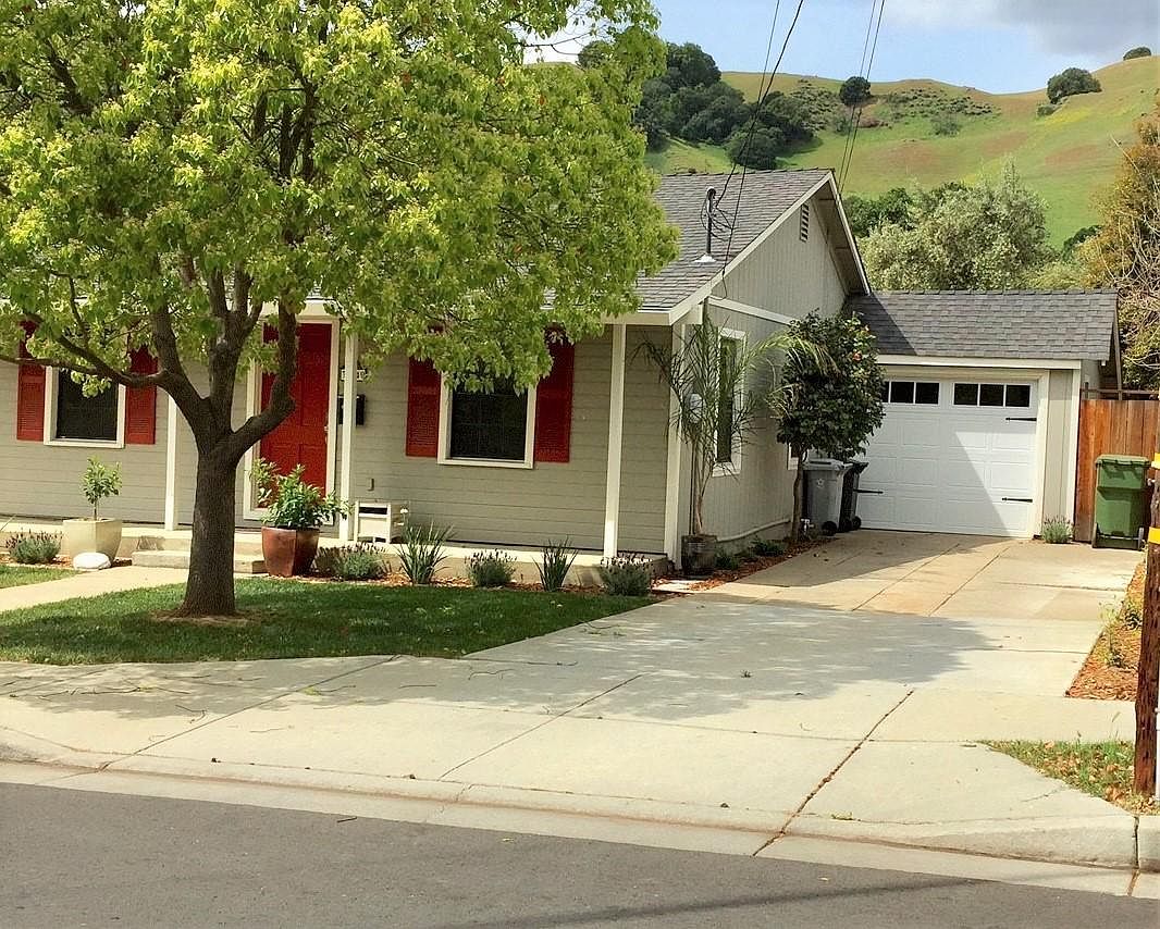38049 Canyon Heights Dr photo 2