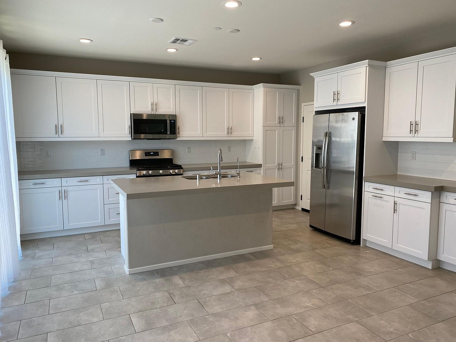 1295 Camino Avalon photo 4
