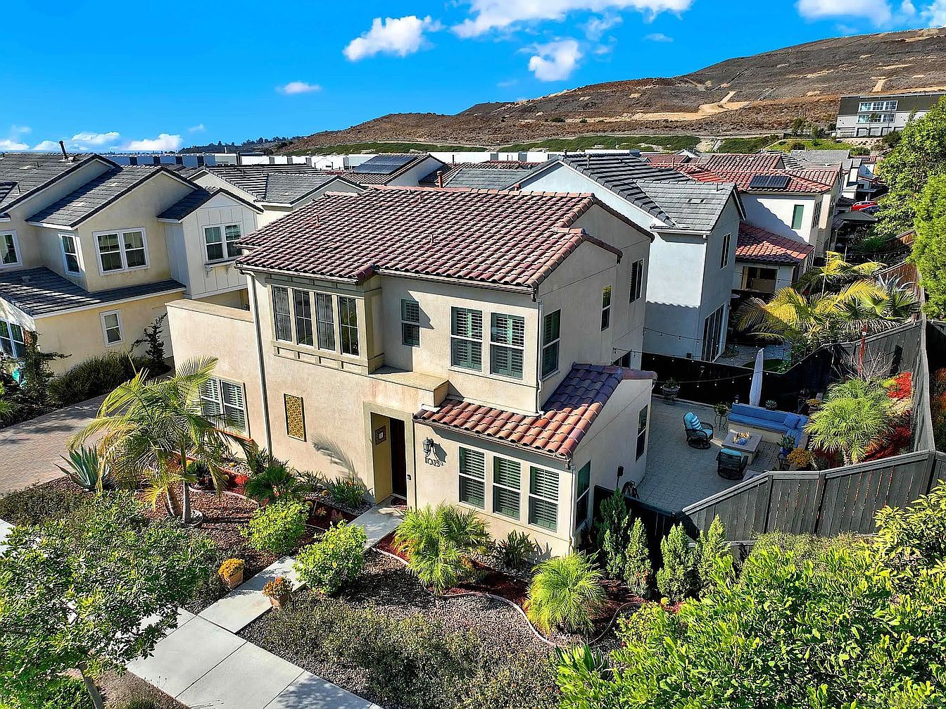 1025 Camino Aldea photo 4