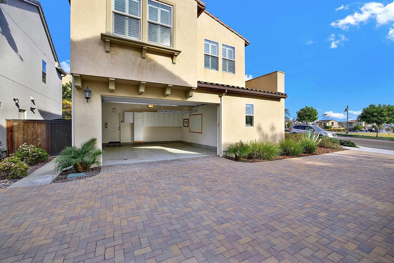 1025 Camino Aldea photo 5