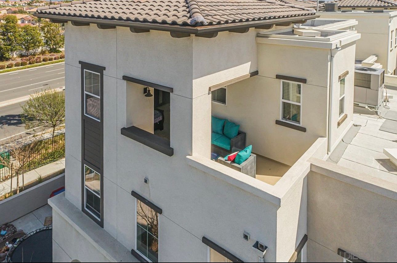1370 Calle Sandcliff photo 3