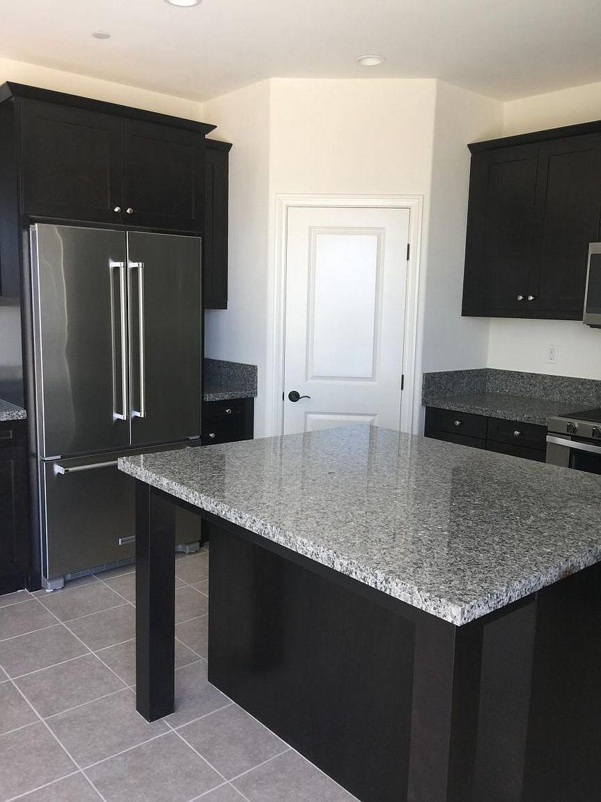 16233 Veridian Cir photo 4