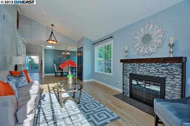66 Snyder Way photo 2
