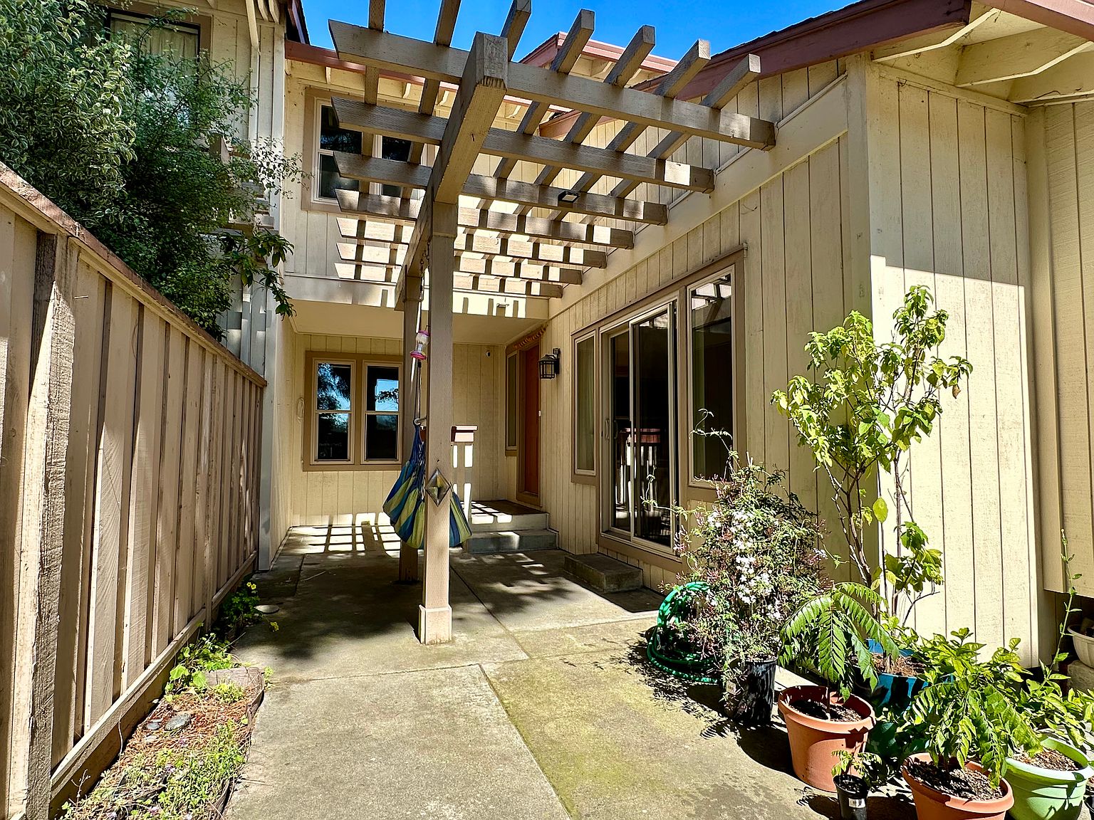 38486 Redwood Ter photo 4
