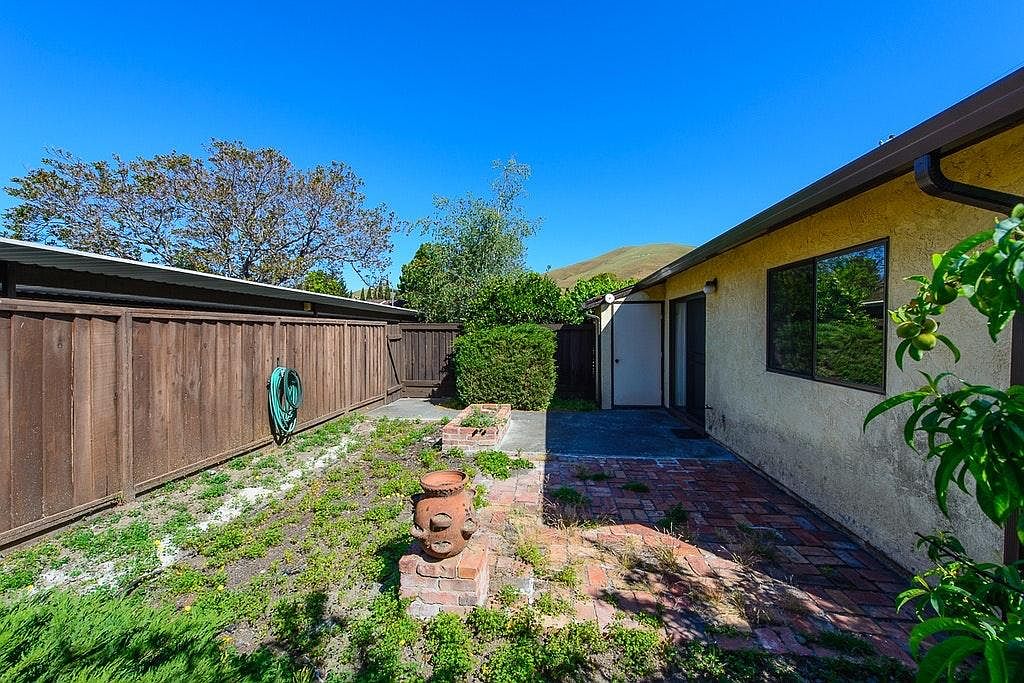 37987 Vallejo St photo 3