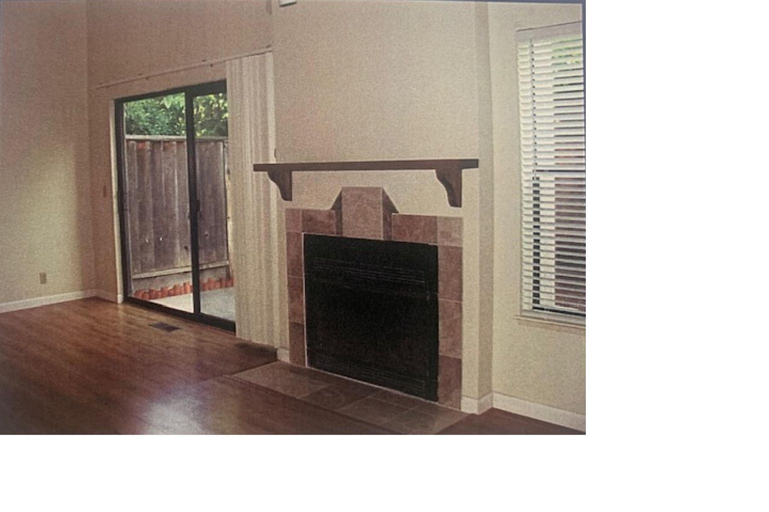 126 Lurene Dr photo 4