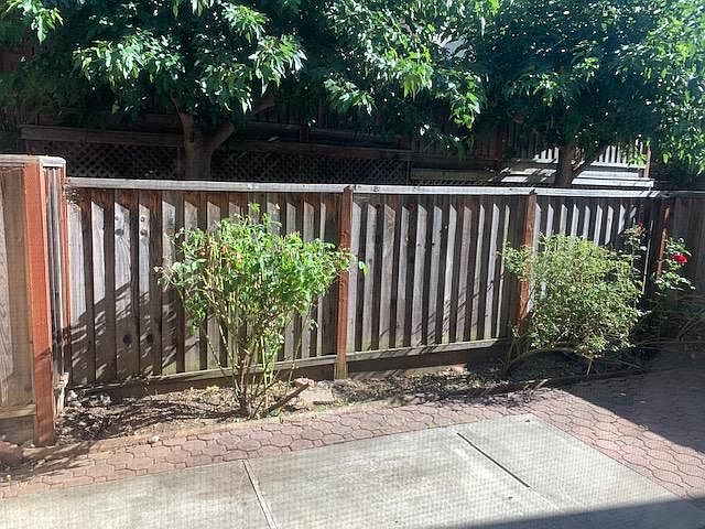 126 Lurene Dr photo 3