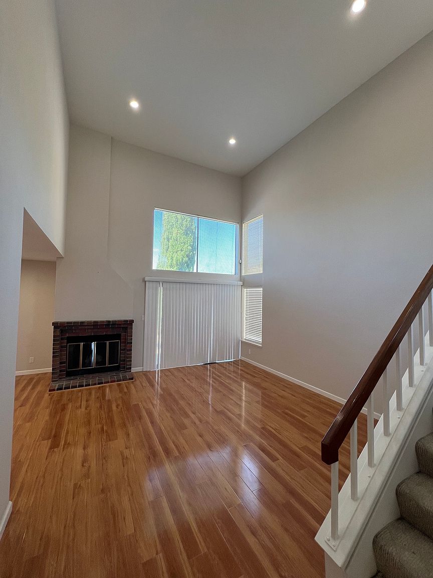 44277 Topaz Way photo 3