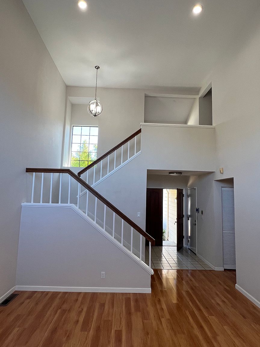 44277 Topaz Way photo 2