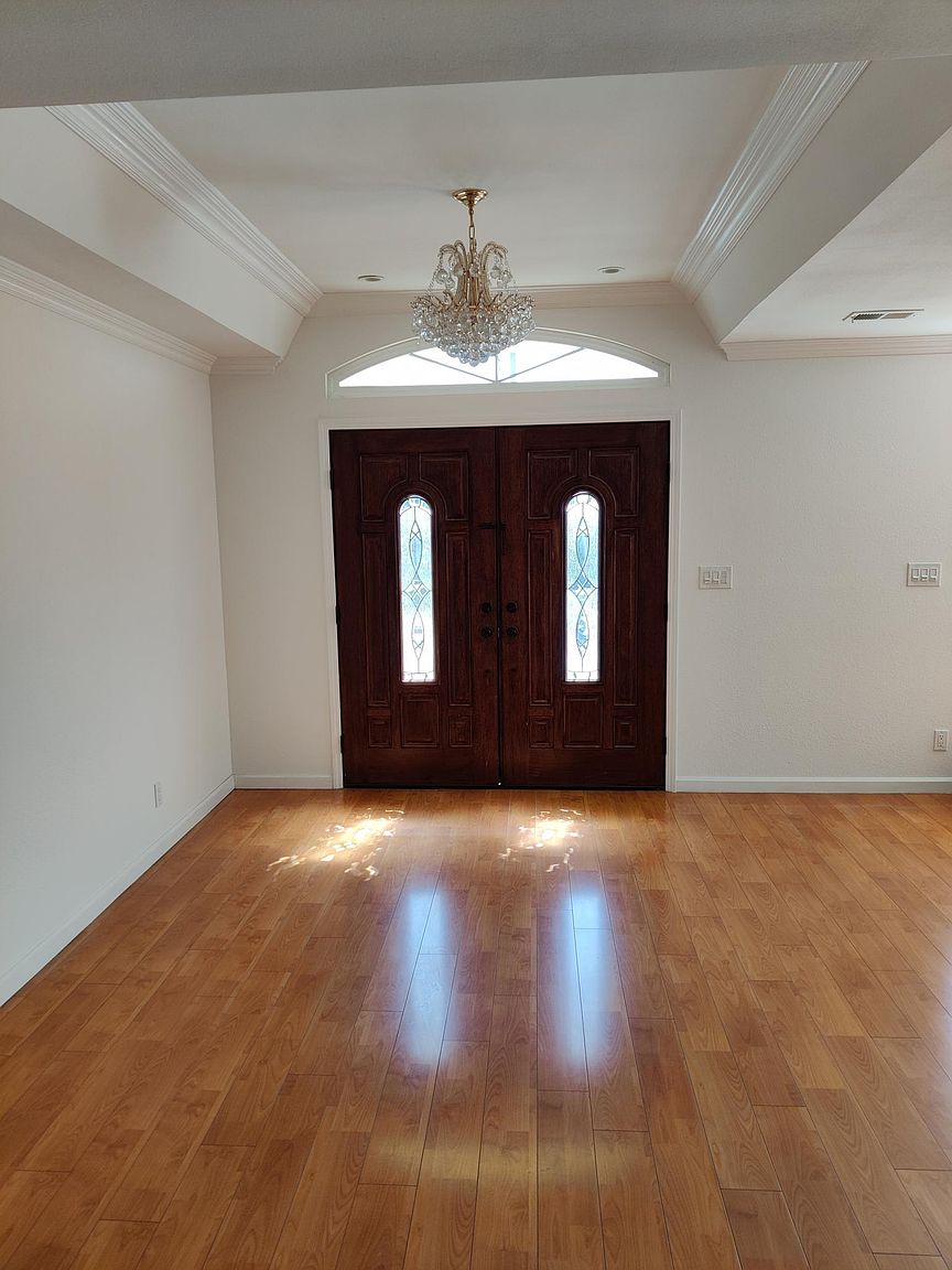 47658 Zunic Dr photo 2