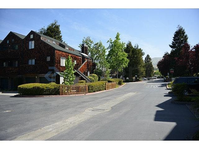 Condos on Benns Terrace · Fremont photo 2