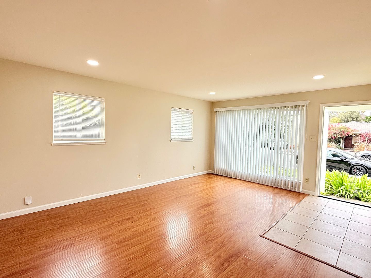 41652 Carmen St photo 3