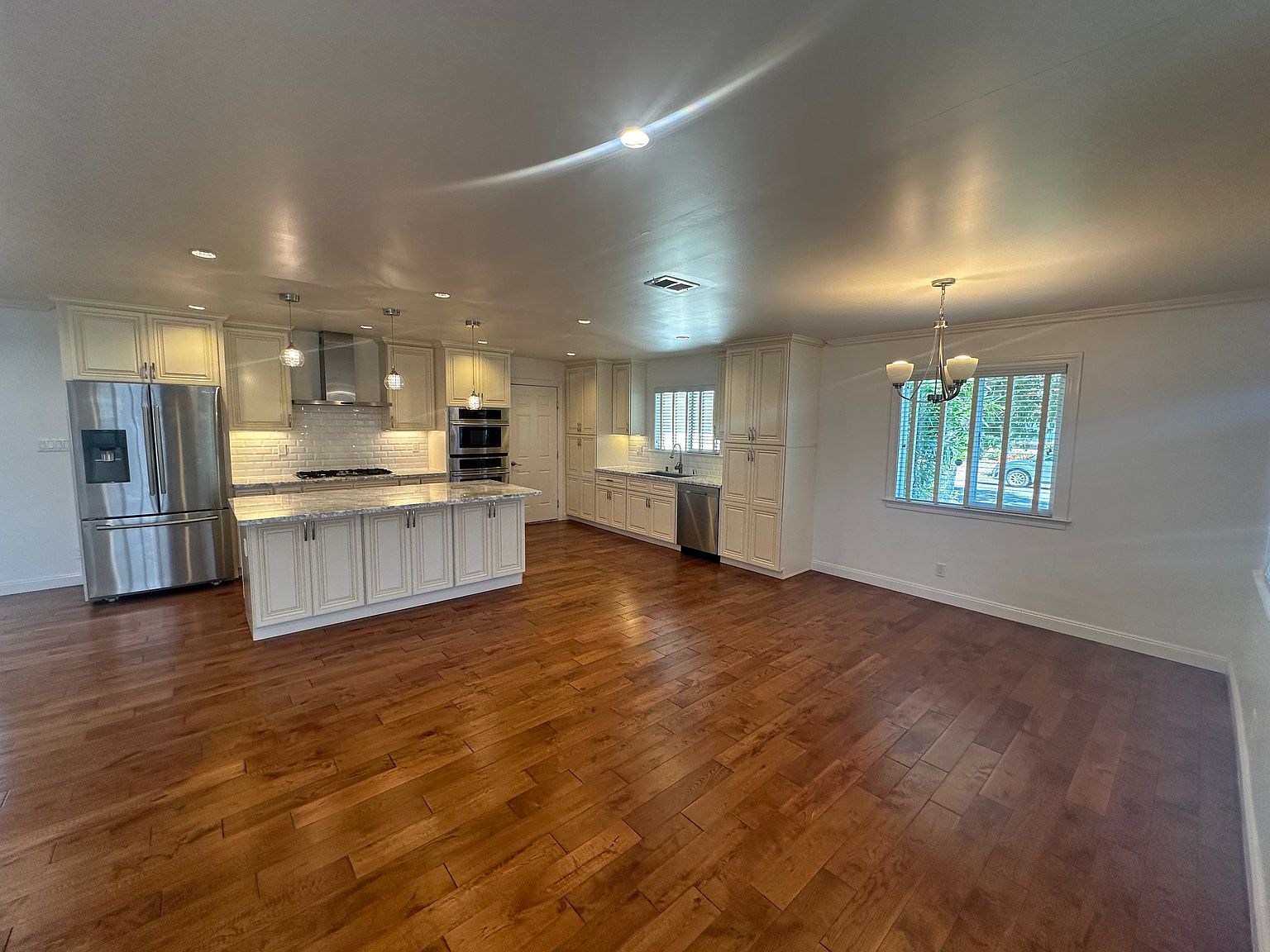 2543 Plumleigh Dr photo 3