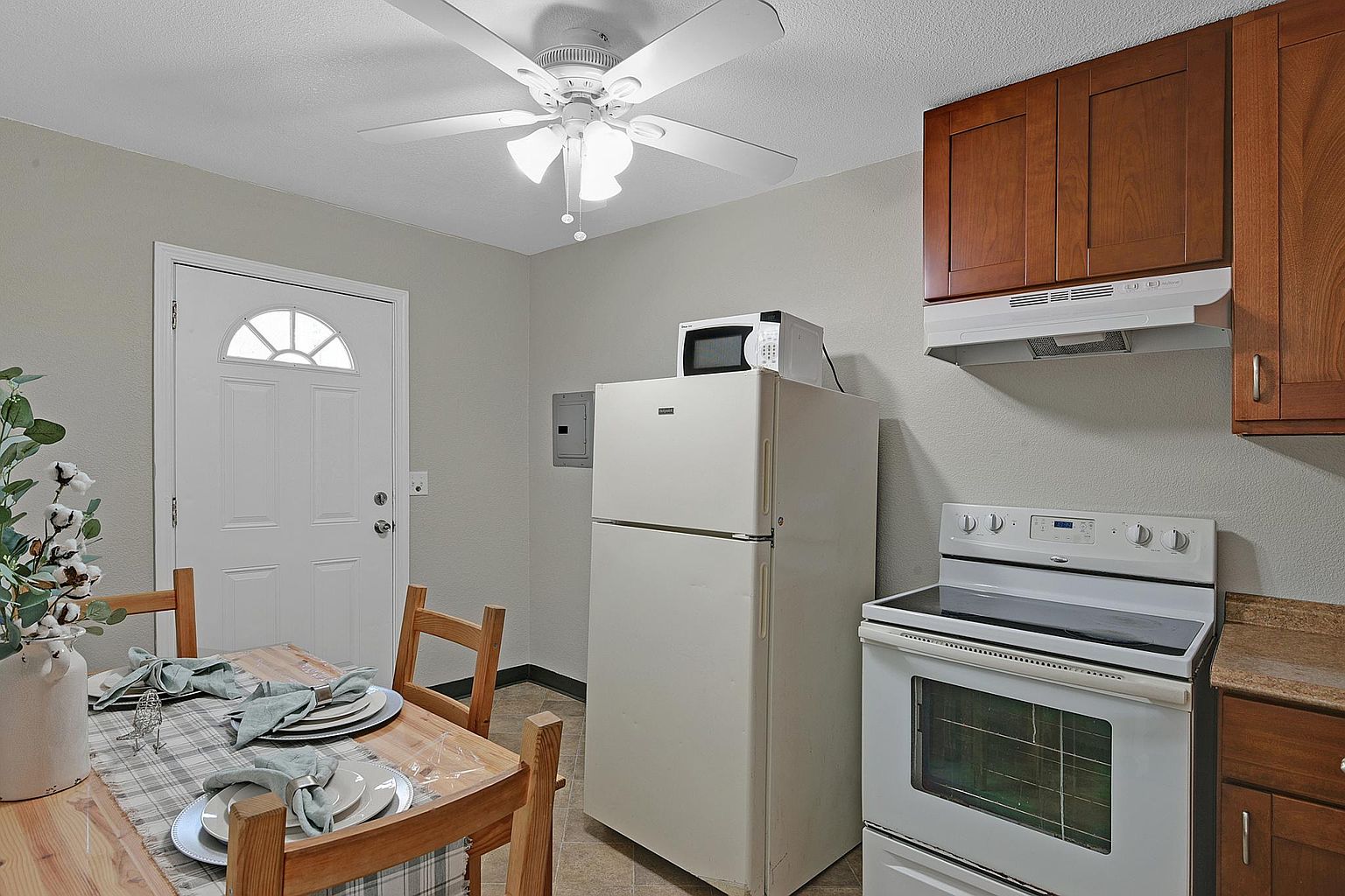 42241 Osgood Rd photo 2