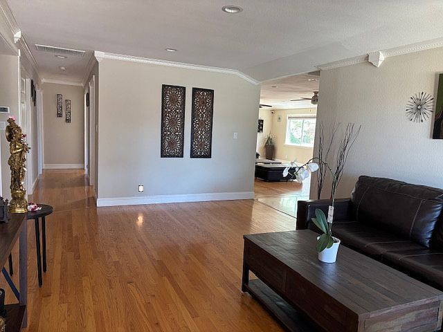 41796 Sherwood St photo 2