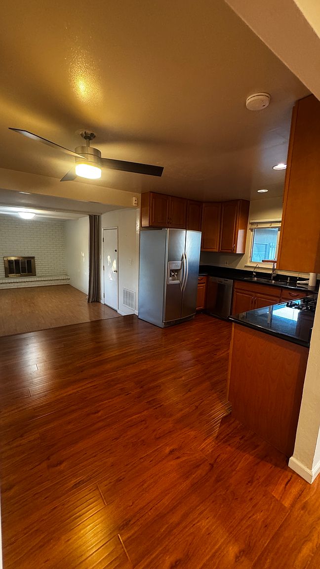 41685 Gifford St photo 3