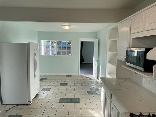 42838 Homewood St photo 3