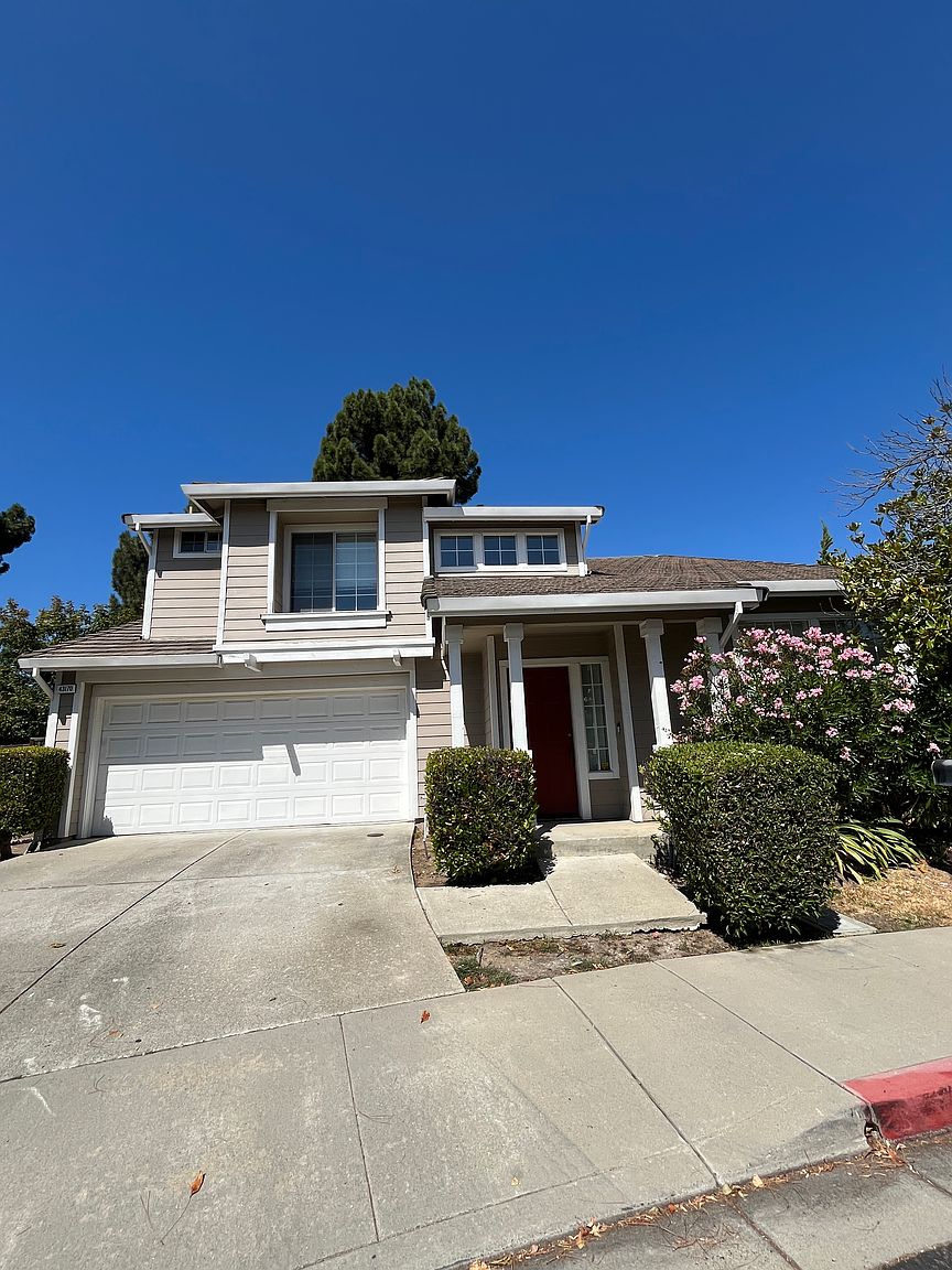 3BR/3BA Single Family House on Brighton Common · Fremont