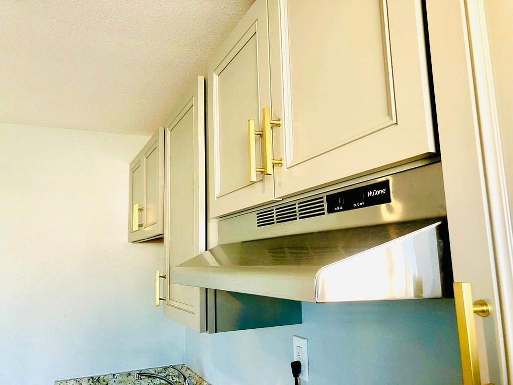 4859 Coco Palm Dr photo 3