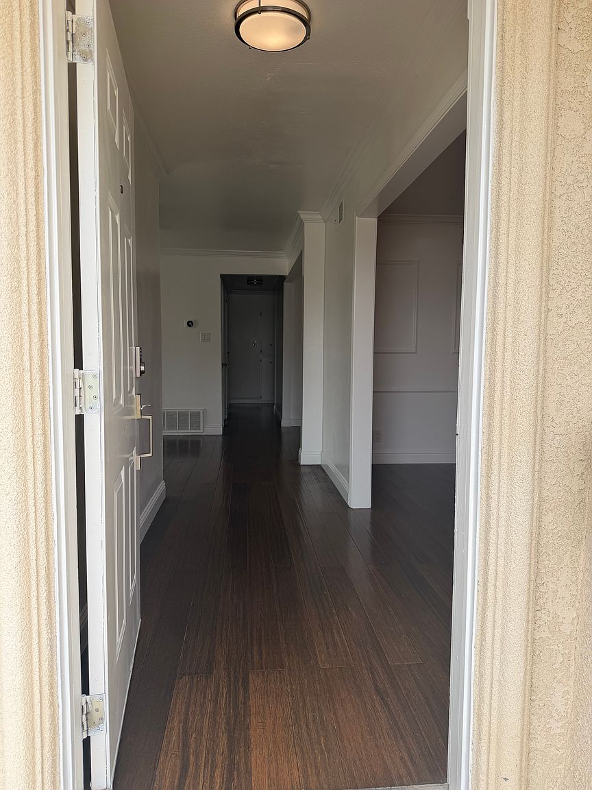 5159 Silver Reef Dr photo 2