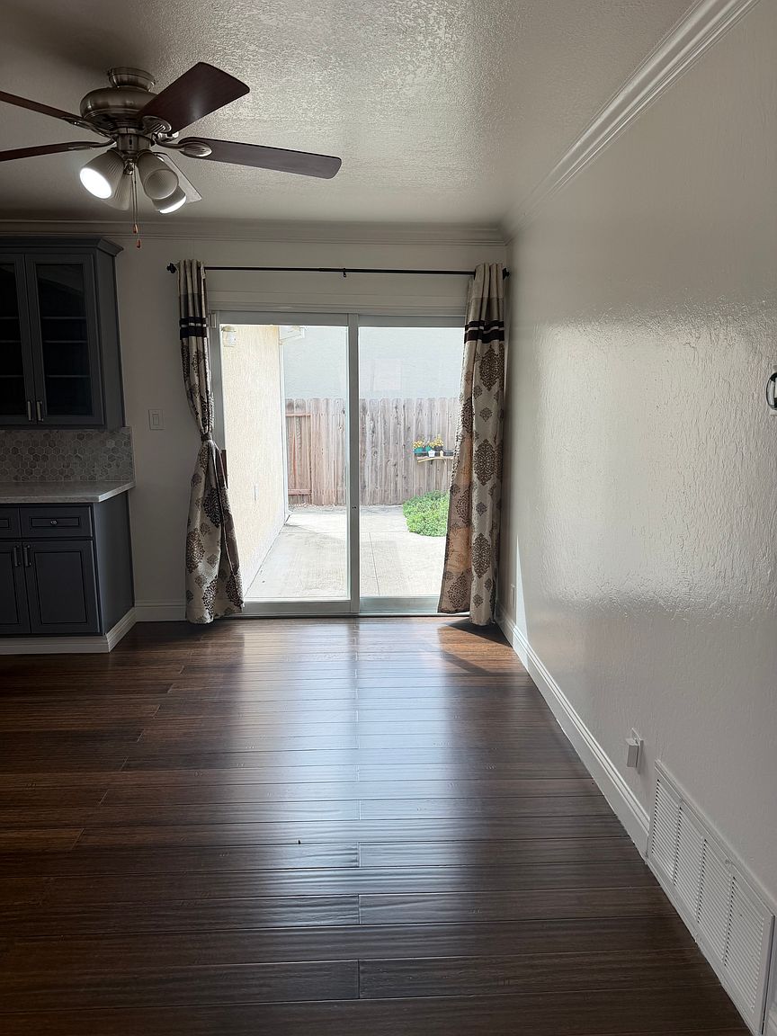 5159 Silver Reef Dr photo 5