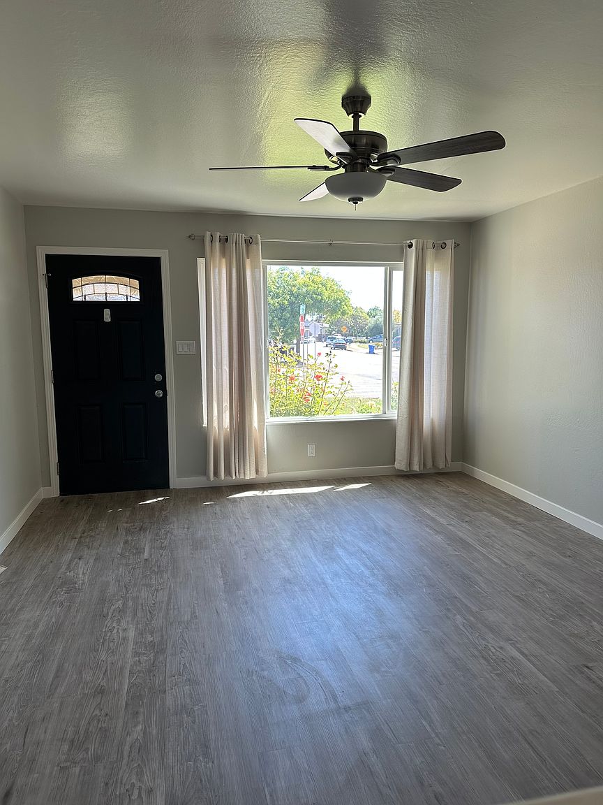 4575 Wheeler Dr photo 3