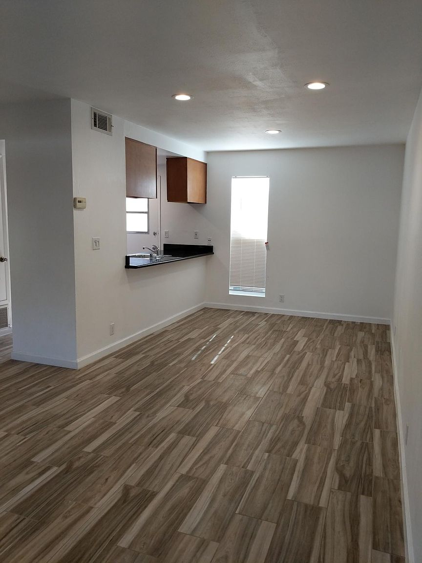 5622 Chestnut Cmn photo 2