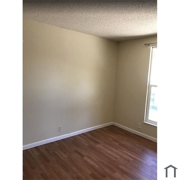 5712 Poplar Cmn photo 2