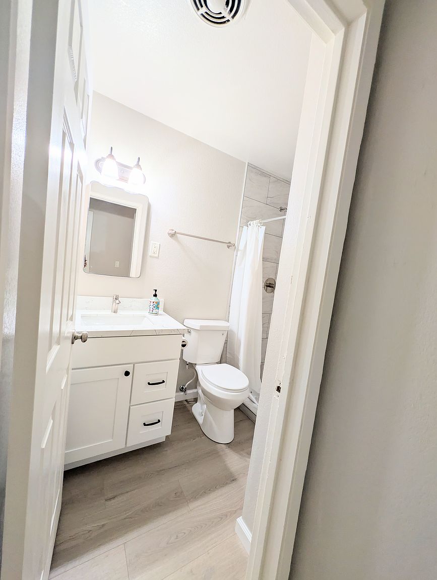 5438 Farina Ln photo 2
