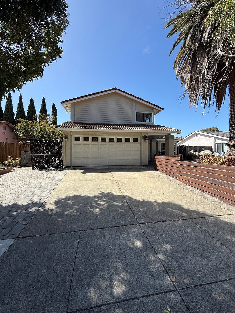 32625 Lake Mead Dr