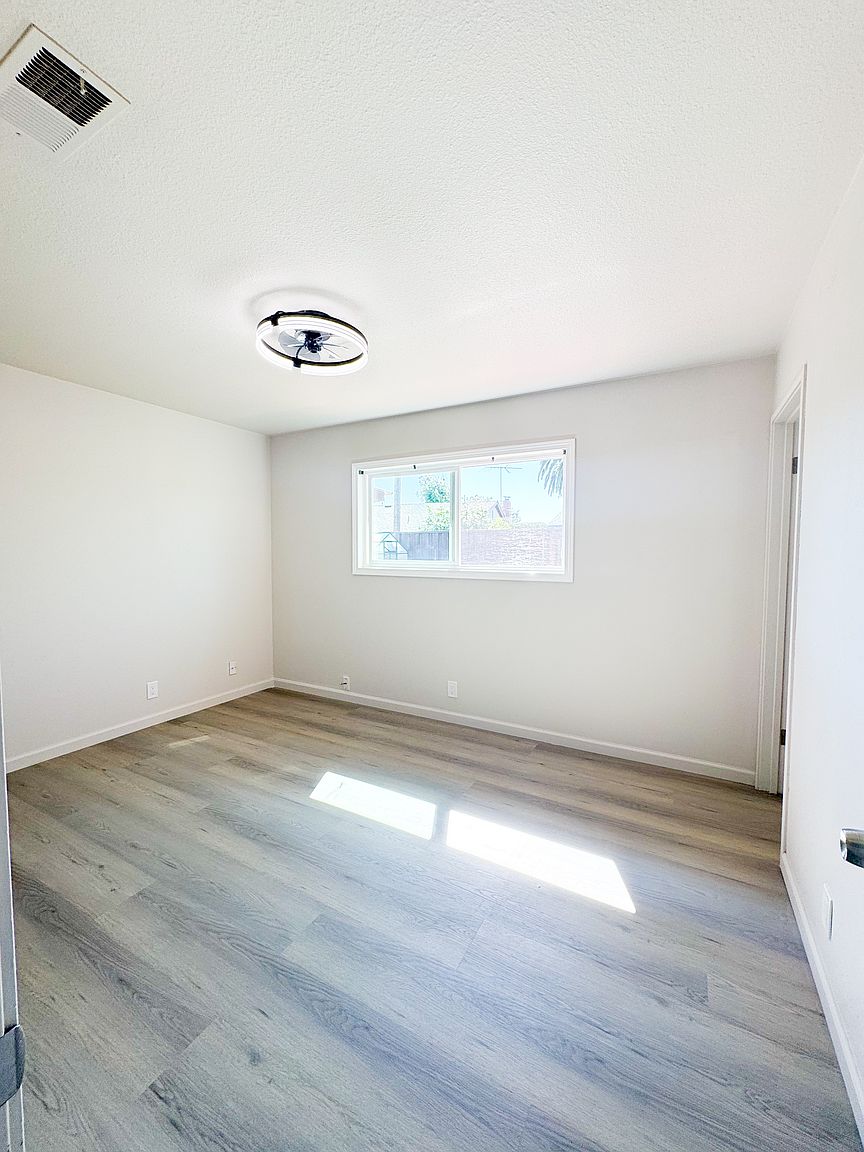 35225 Santiago St photo 3