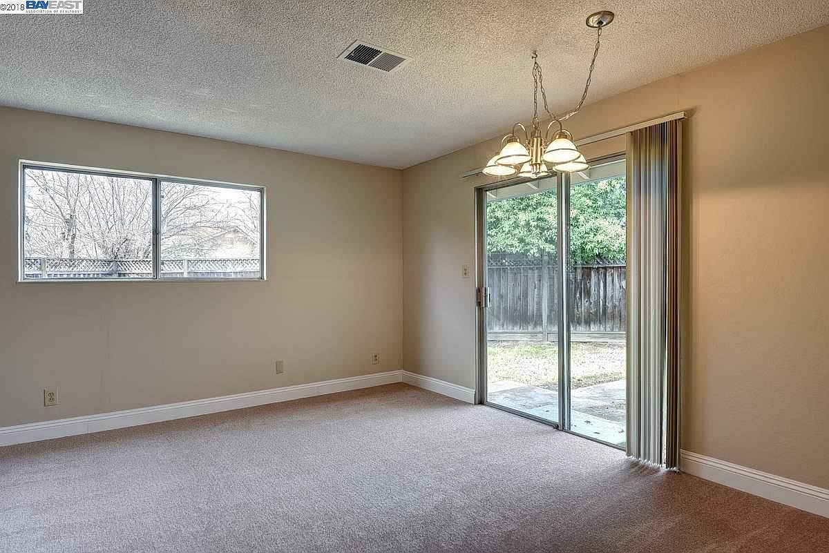 35212 Aquado Ct photo 2
