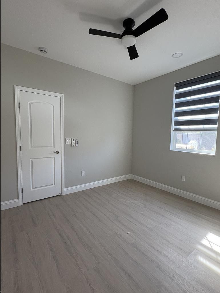 4010 Horatio Ct photo 4