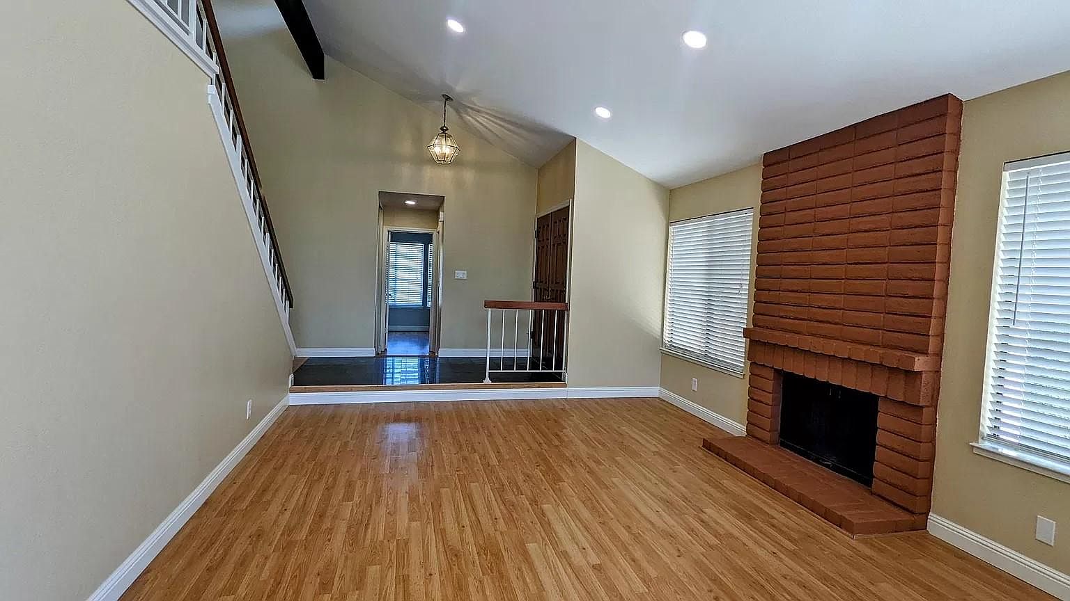 33006 Soquel St photo 5