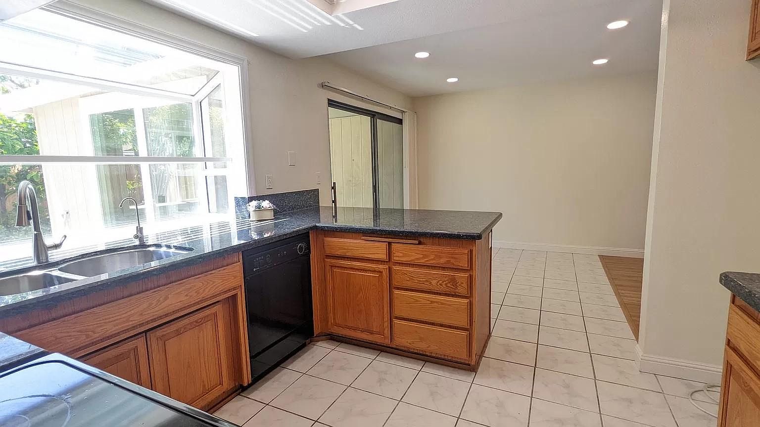 33006 Soquel St photo 3