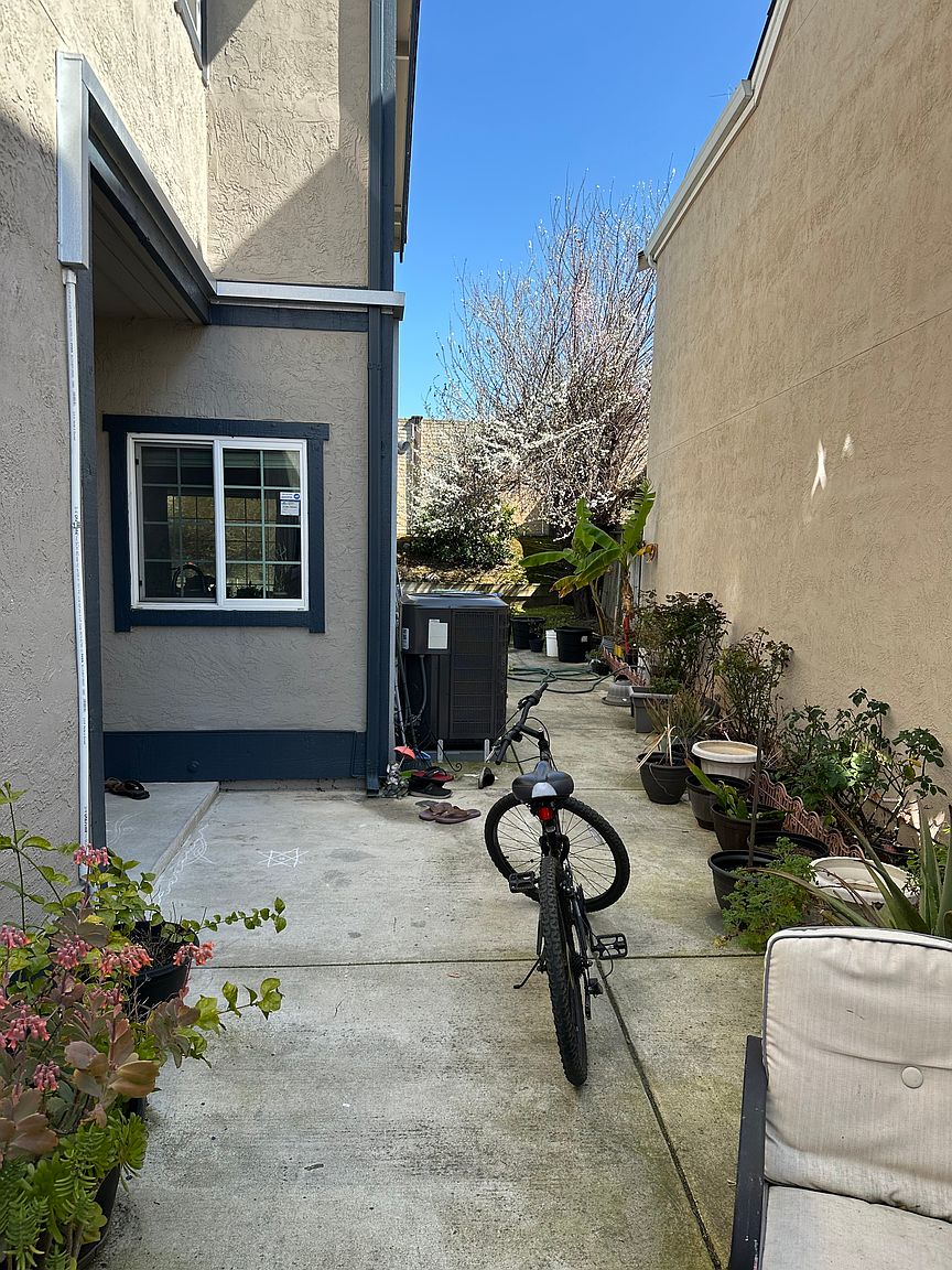 34454 Benedick Ln photo 2