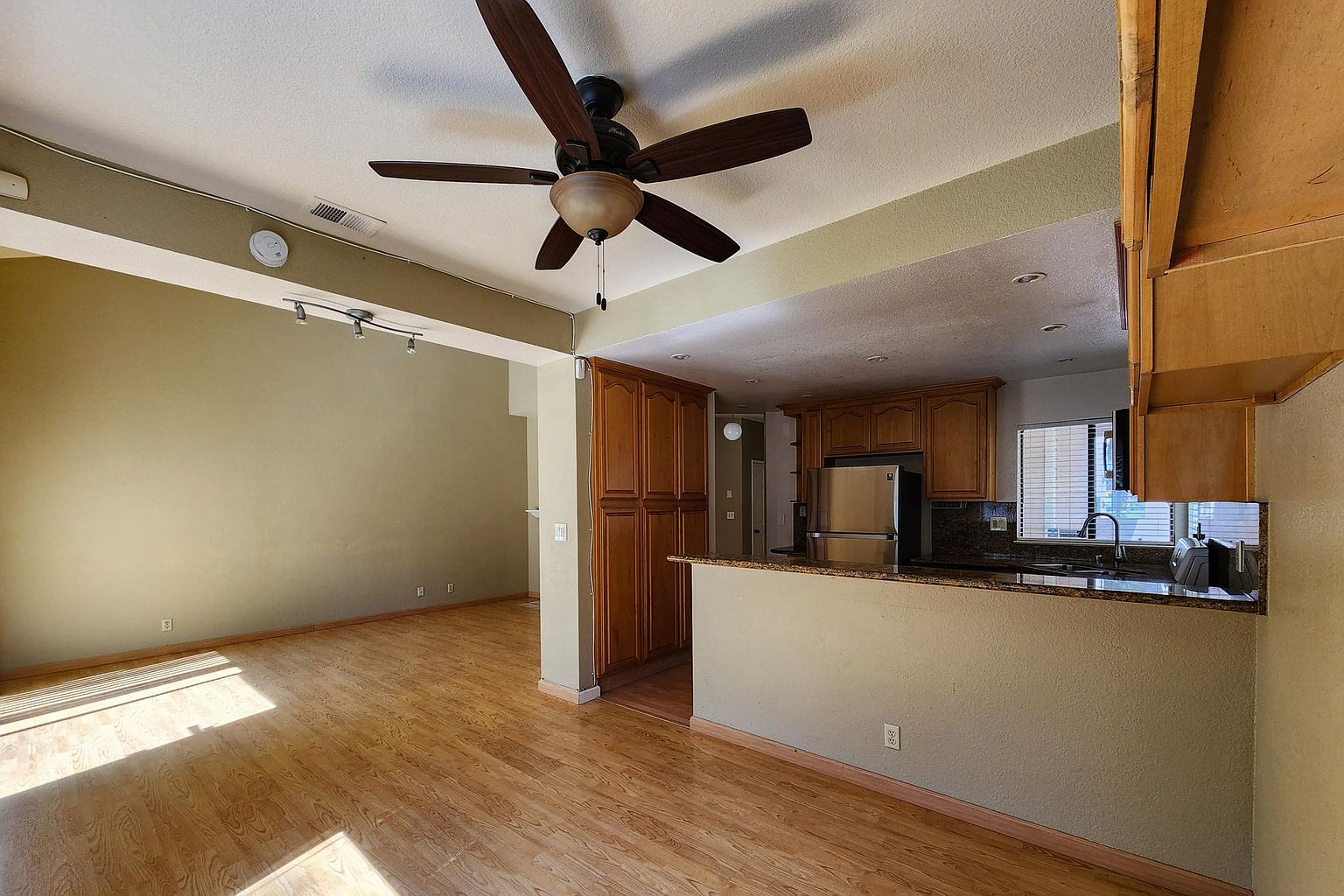 5012 Crandallwood Dr photo 3