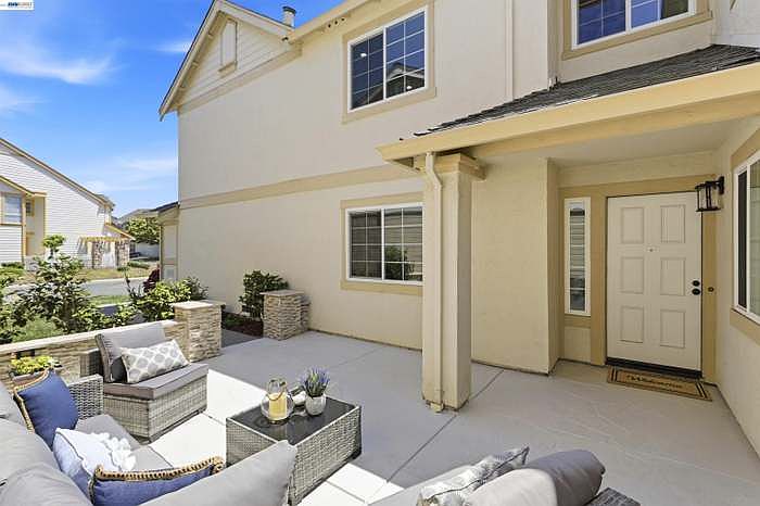 34561 Winslow Ter photo 5