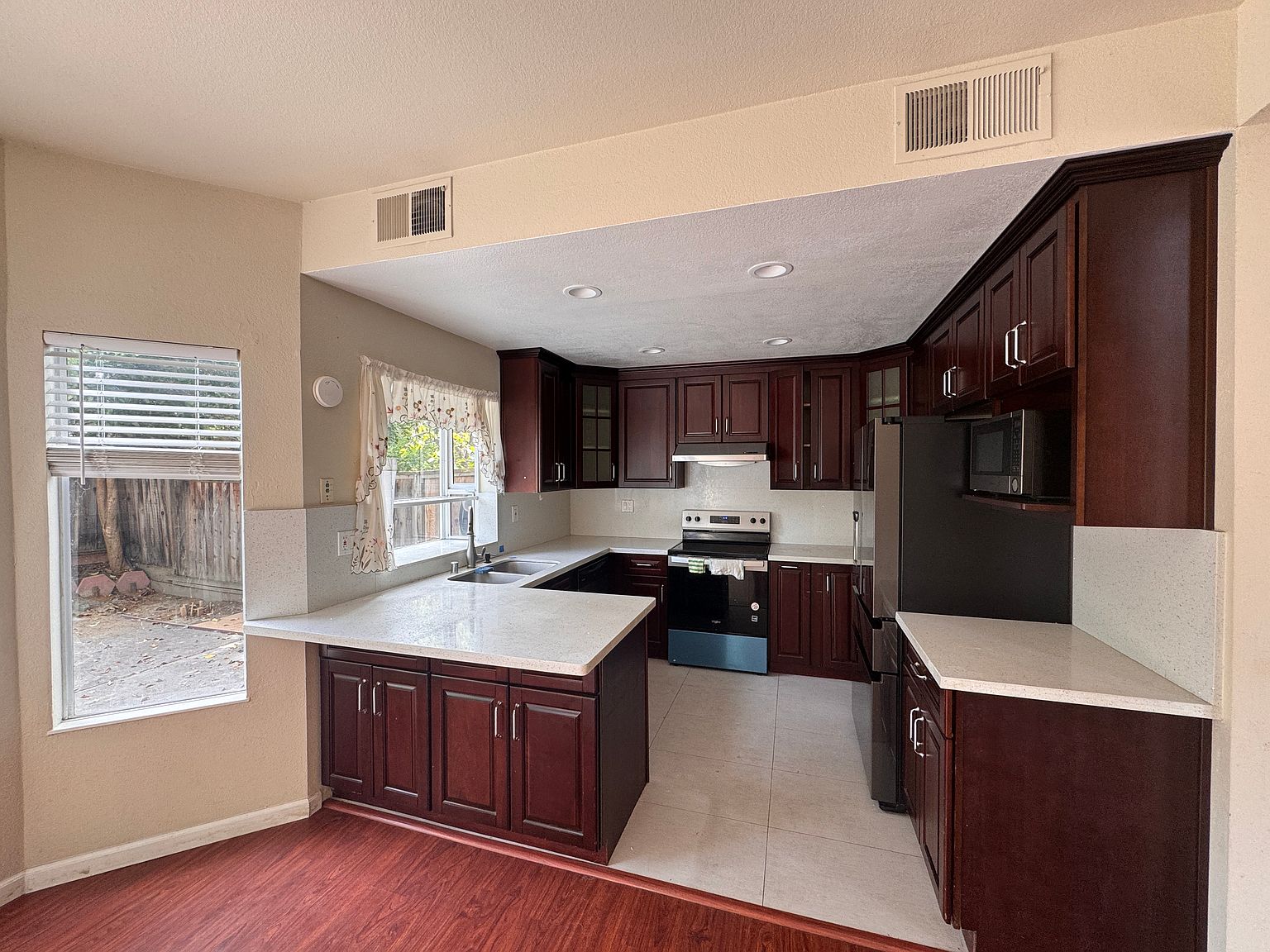 34306 Kenwood Dr photo 3