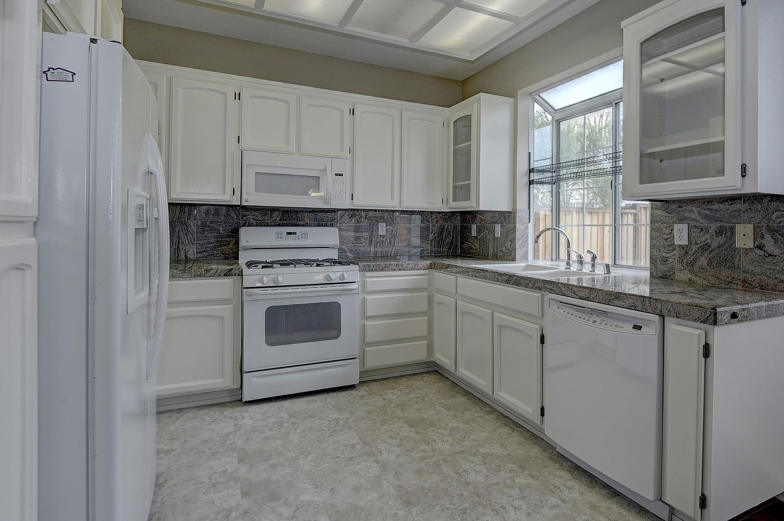 34028 Webfoot Loop photo 2