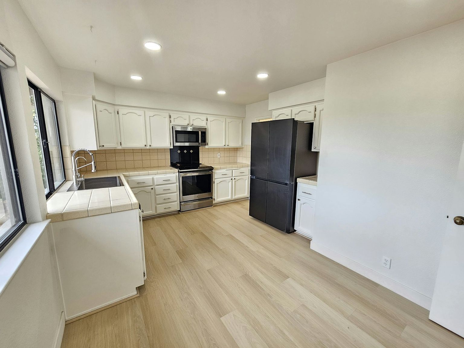 11891 Bloomington Way photo 2
