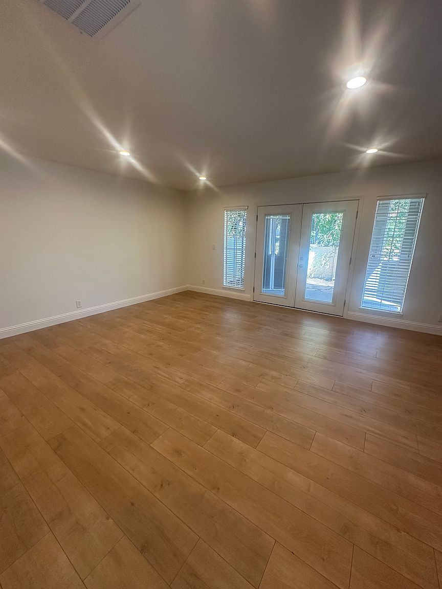 5403 Cameo Ct photo 2
