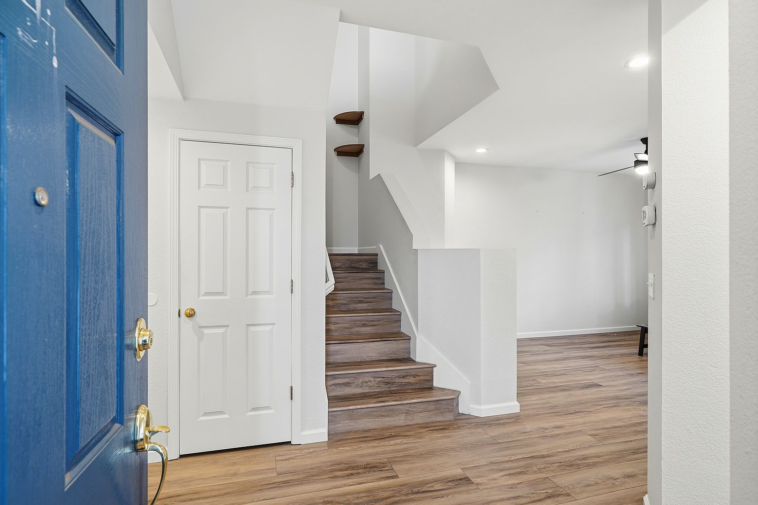 10856 Glengarry Ln photo 3