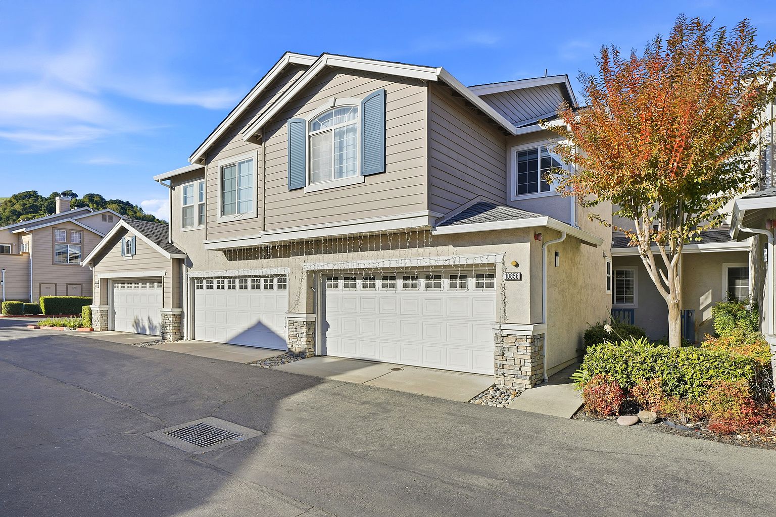 10856 Glengarry Ln photo 2