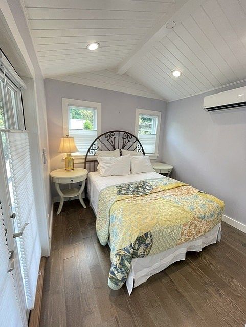 4112 Stanley Blvd photo 2