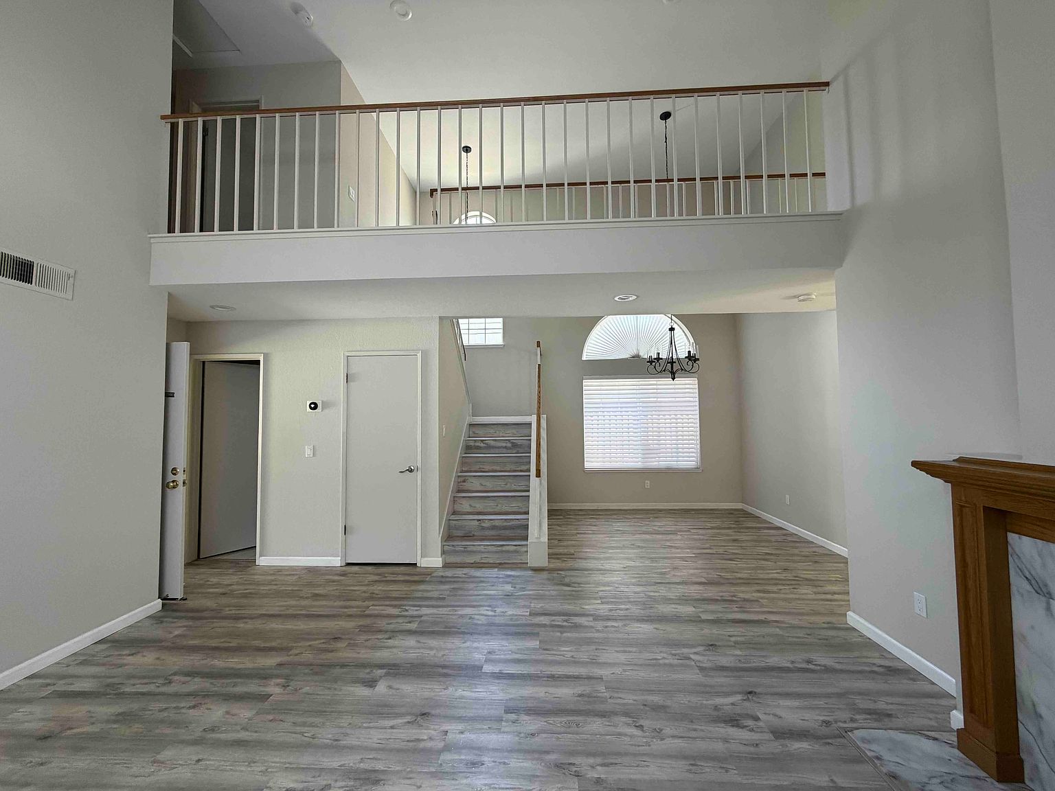 3055 Badger Dr photo 2